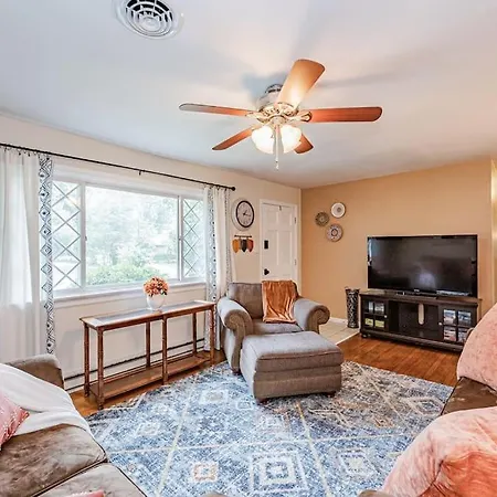 Kelly'S Comfortable Quinton Home